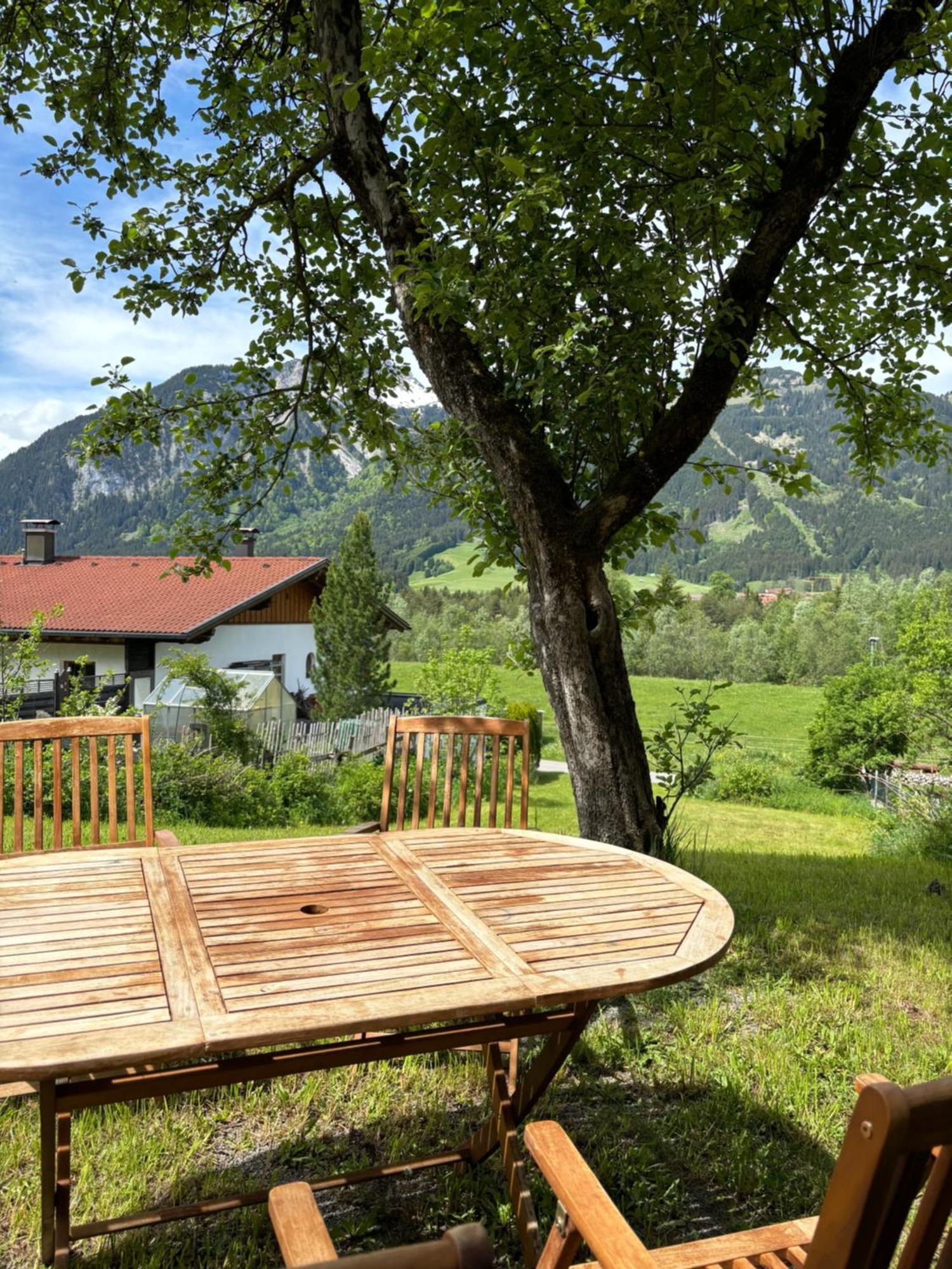Apartmenthaus Ehrenberg Ehenbichl Esterno foto